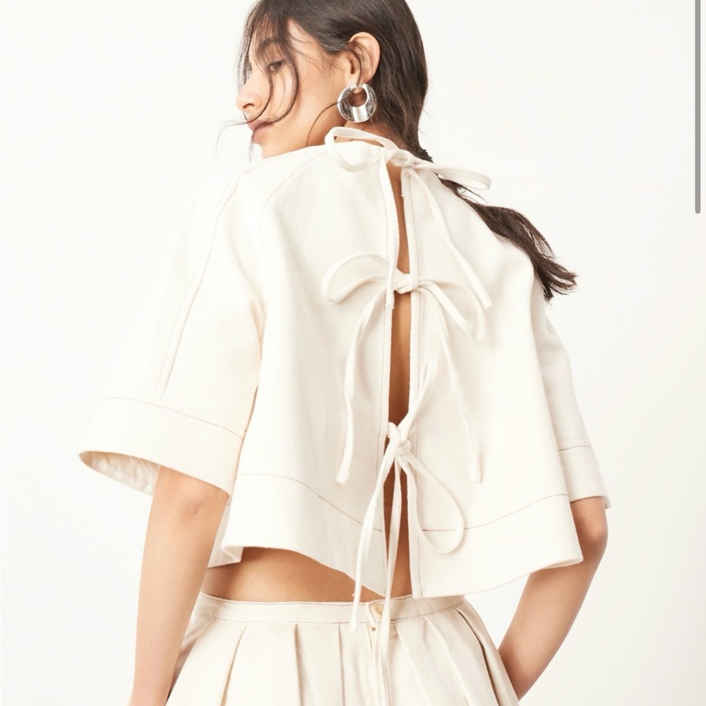 Elegant Cream Tie-Back Crop Top